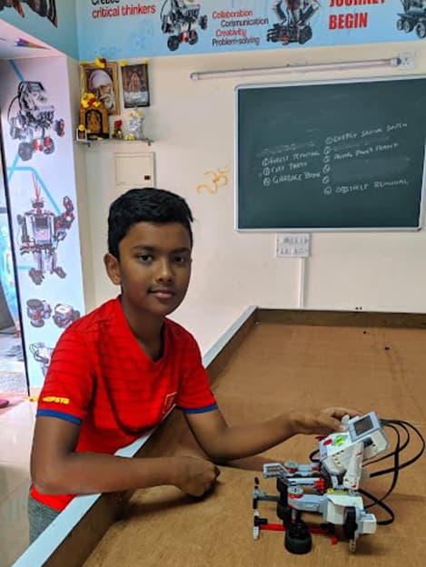 Creative robot construction