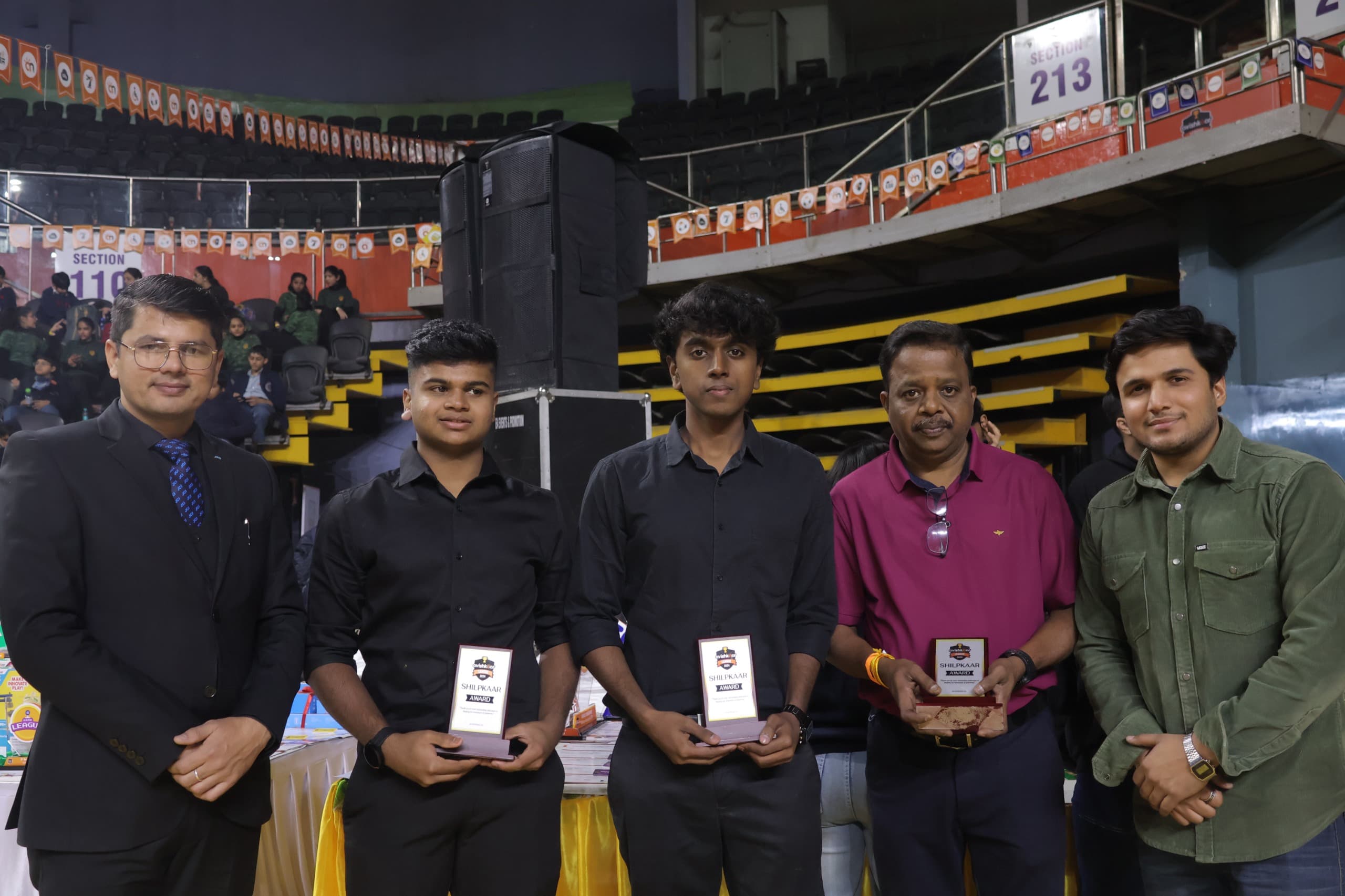 Robokiidz students with trophies